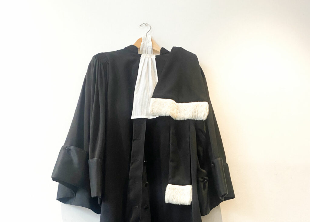 Robe d'avocat à Grenoble